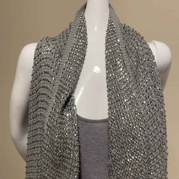 ALICE + OLIVIA FIULLY EMBELLISHED ASYMMETRICAL SLEEVELESS SWEATER WRAP NWOT M - Picture 5 of 16